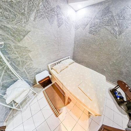 La Vitalie Guest House キシナウ エクステリア 写真