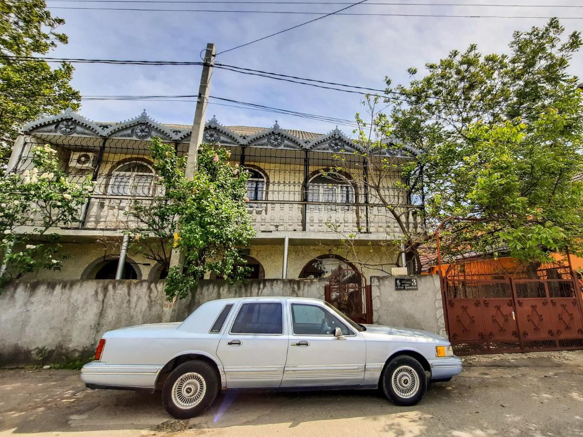La Vitalie Guest House キシナウ エクステリア 写真
