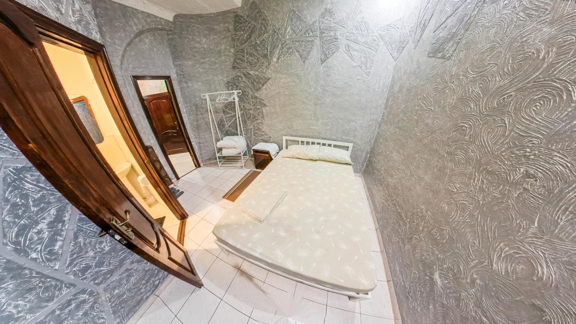 La Vitalie Guest House キシナウ エクステリア 写真