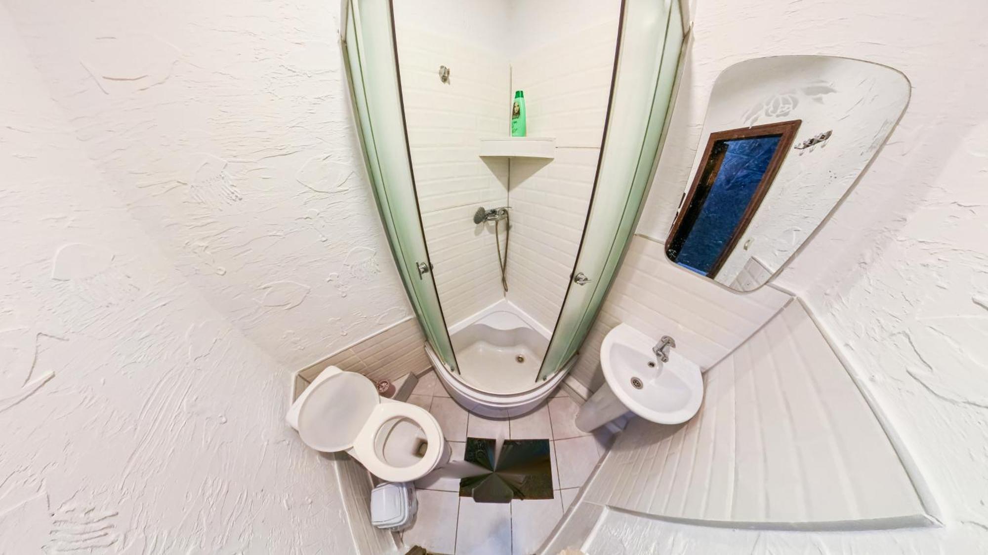 La Vitalie Guest House キシナウ エクステリア 写真